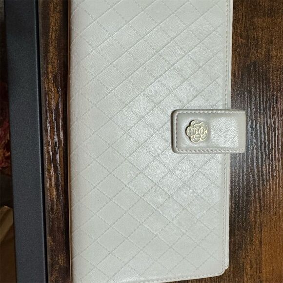 Chanel  Ginza Leather Matelasse Bifold Wallet  Limited Edition - Picture 1 of 14